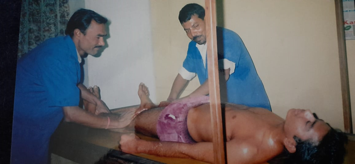 Abhyanga Treatment - Best Ayurveda Panchakarma Clinic in Patna India - Dr Ginni Jakhanwal - Jeevak Panchakarma
